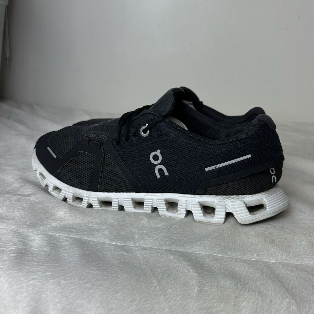 On Cloud 6 Sneakers Black White Womens 7 Running Athleisure Minimalist Comfort - Picture 8 of 16